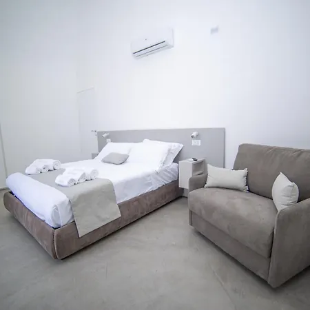 Maison Le Blanc Luxury Couette-café