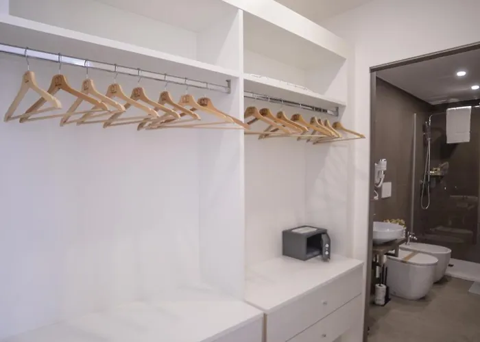 Maison Le Blanc Luxury Bed & Breakfast 4*