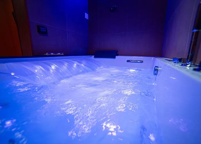 Maison Le Blanc Luxury Bed & Breakfast 4*