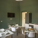 Maison Le Blanc Luxury 4* ג'ובינאצו