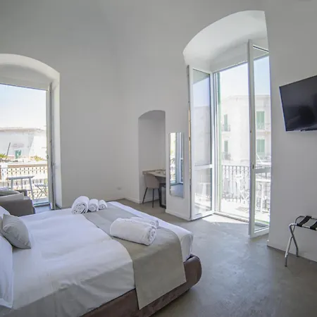 Maison Le Blanc Luxury